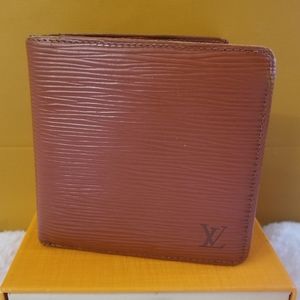 Vintage Louis Vuitton Brown Epi Bifold Wallet